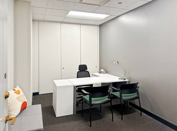 $1,139 ¿Necesita una oficina en Michigan Ave? ¡Venga a hacer un recorrido HOY! (Chicago)63781351305347120