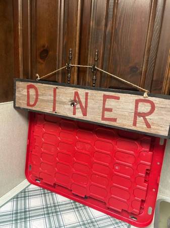 Free Wooden Diner Sign 1