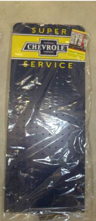 Metal Chevy Peg Wall Organizer 1