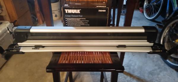 Thule Roof Rack WingBar Edge & Thule SnowPack Extender 1