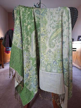 Green & Beige Reversible Scarf 1