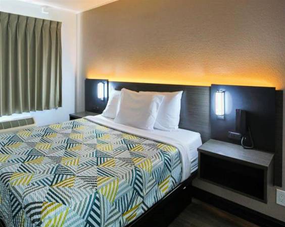 $399 / 1br - Sharply Discounted Weekly Rates - All-Inclusive > W-Fi, Pool, Cable TV (Natomas & Smf Airport)64043838150531121