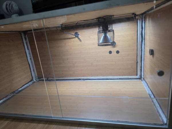 Reptile Enclosure (Carmichael)63679341884675122