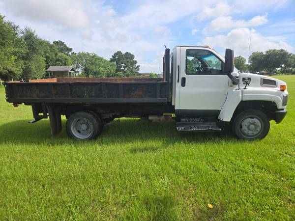 2005 Chevrolet C4500 Kodiak - Photo 2