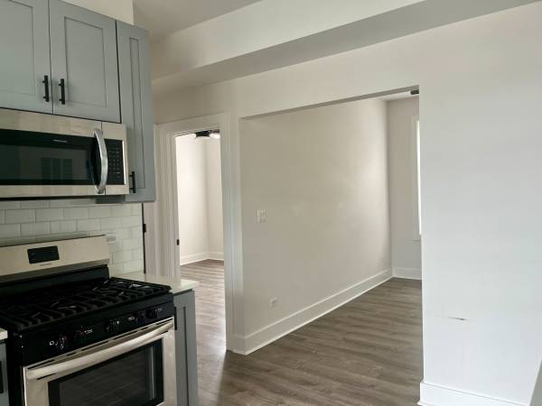 $2,250 / 2br - 900ft2 - $2250/mo - Stunning Renovated 2BR in Heart of Andersonville | Move-In (Andersonville)63959877003011123