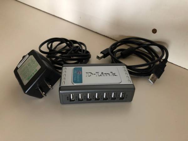 D-Link 7 USB hub with AC power adapter 1