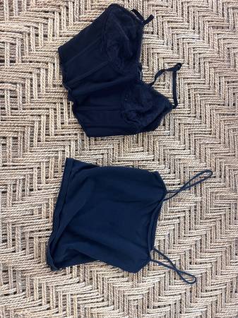 2 Women's Black Tops/Tanks - F21 Corset (NEW W/O TAGS) & Black cropped 1