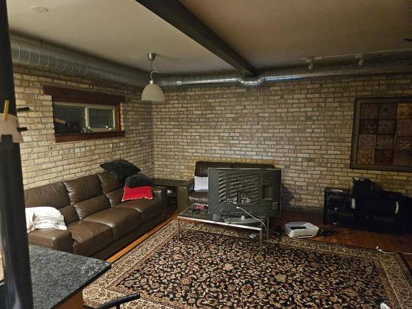 $700 / 1br - Bedroom for rent in spacious loft (Evanston)64041642407043122