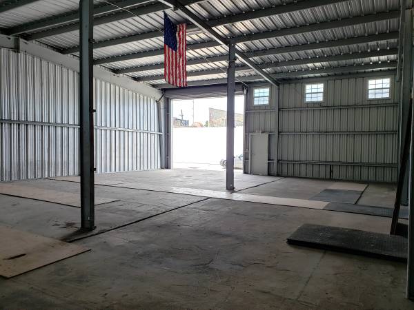 $3,100 / 2500ft2 - Warehouse / Workshops (New Orleans)63903652549123122