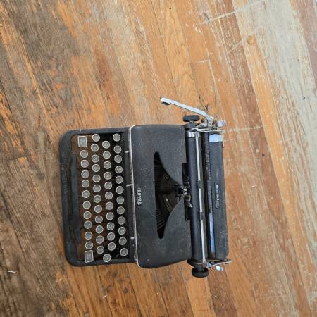 Typewriter 1
