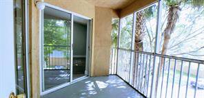 $1,750 / 1br - NIC 3RD FLOOR CONDO.. LARGE SCREENED IN TERRACE.. WOOD FLOORS. (POMPANO BEACH)64049277698434122