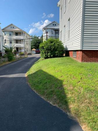 large 2nd floor 2 Bedroom unit in very nice triple decker in the Green 1