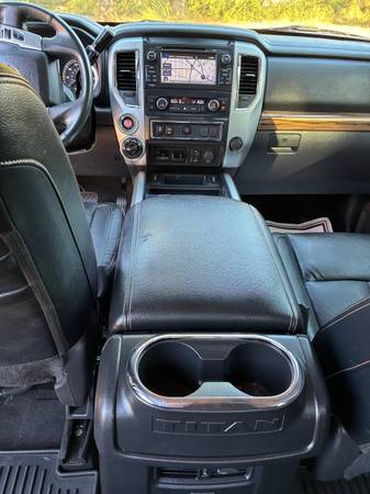 2016 Nissan Titan XD SL - Photo 10