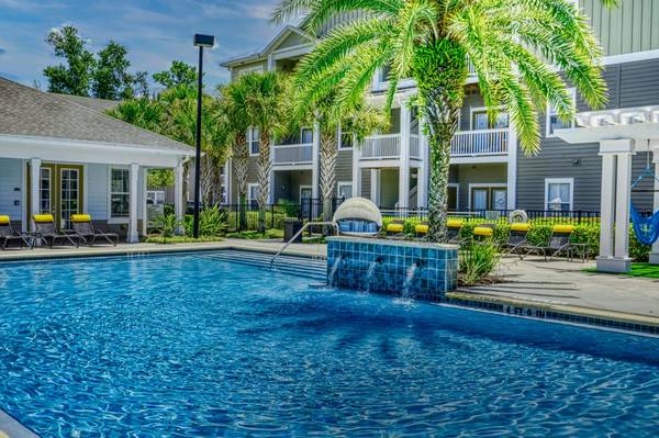 $1,065 / 1br - 690ft2 - Pool Table/Billiards, Ceiling Fans, Vinyl Flooring (Jacksonville)64005272208643124