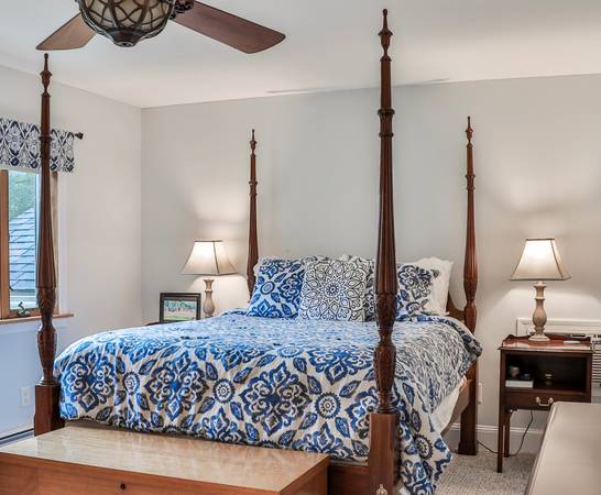 Queen bedroom set 1