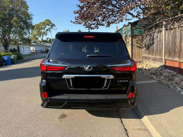 Lexus LX 570 4D SPORT UTILITY - $69,000 (fremont / union city / newark)63624254373889121