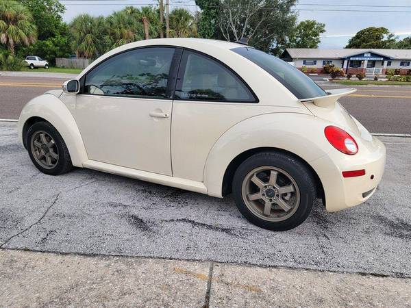 2009 Volkswagen NEW Beetle S Guaranteed Credit Approval! - $5,995 (+ SUNCOAST QUALITY CARS LLC)63443743708291124