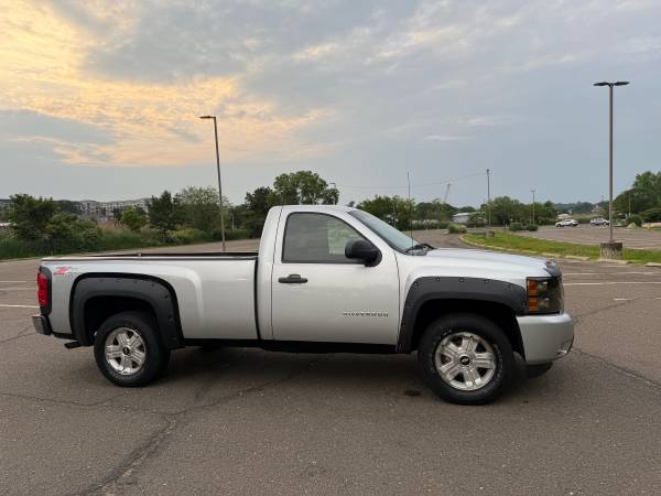 Chevrolet Silverado 1500 1LT cabina regular 2D 8FT - $8,90063654713029763124