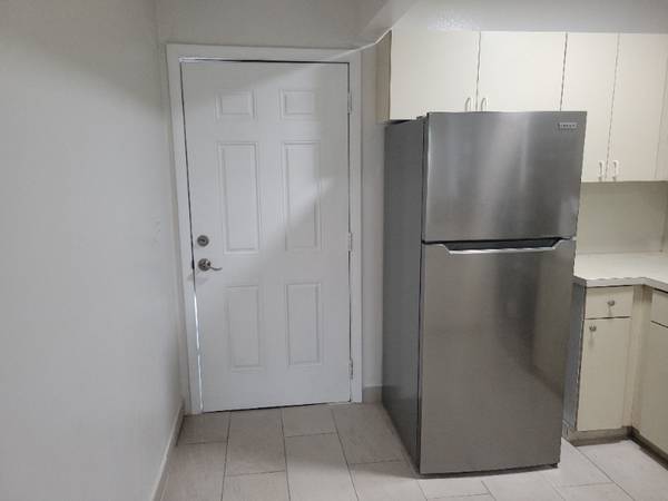 $1900.00 / 2br - 650ft2 - 3701 NW 20th Ct, Apt. A, 2 bedroom 1 bath, all tile, in NW Miami64051002386434122