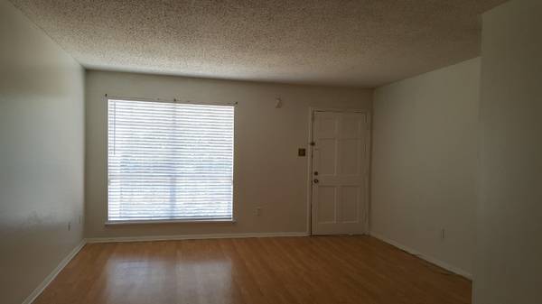 $1000.00 / 2br - 1100ft2 - Very quiet residential area close to LSU.63678526899585123