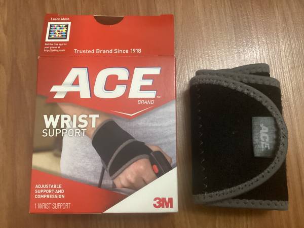 ACE Wrist Support 1