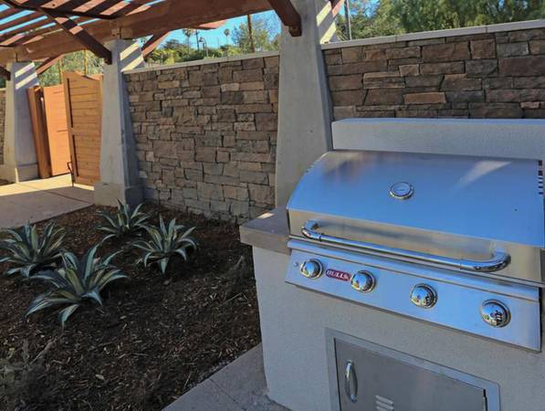 $2,925 / 2br - GET $1000 in SAVINGS + Community Professional/Business Space (Vista Village)63866050656641123
