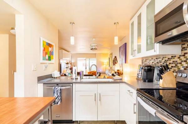 $620 / 2br - 🌴 Private Room + Private Bath | Zen Patio & Pool Access 🐾🚬 (𝐍 𝐒𝐲𝐛𝐢𝐥 𝐑𝐝)63686264571137122
