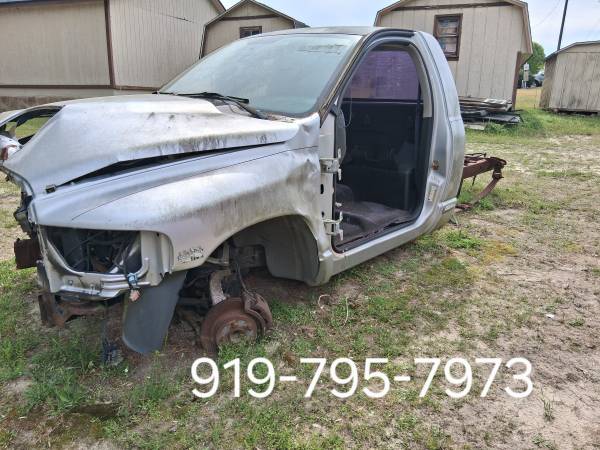 2005 Dodge Ram Daytona Truck Parts 1