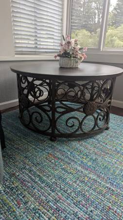 Large round iron-metal coffee/toy table vintage 1