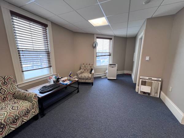 $350 Downtown Hampton office spaces- many sizes avail. 1st 3 months FREE63932058410370124