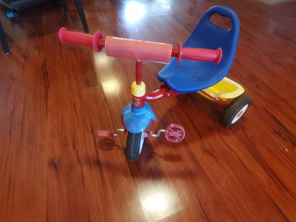 Kids Tricycle - Radio Flyer - Kids $15.00 - $15 (Sherman/Denison)63443621598211122