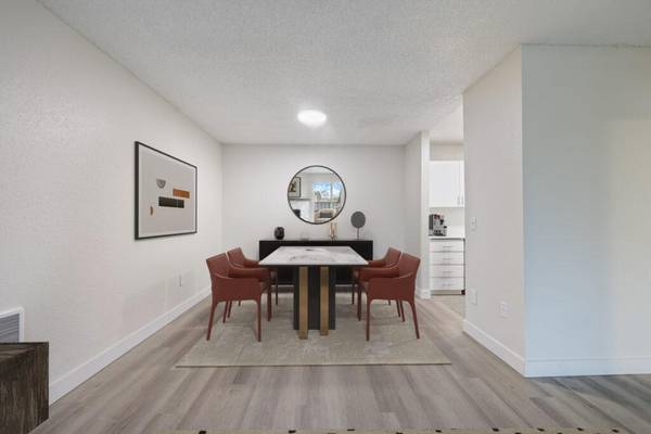 $1,750 / 1br - 667ft2 - Spacious private decks, All new quartz countertops (Renton)63934418536450121