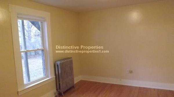 $1,950 / 1br - AWESOME 1BR 1BA HW GAS HEAT YARD 2CARS MINS TO ALEWIFE 10/15 (East Arlington)63828339179779124