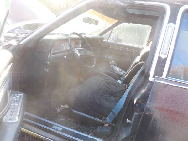 Black interior 1978 Lincoln Town Car 1
