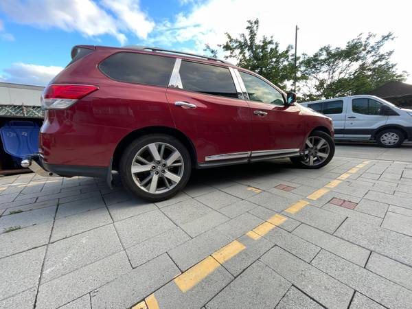Nissan Pathfinder 2014 Red (Used) - $3,80063654714752515121