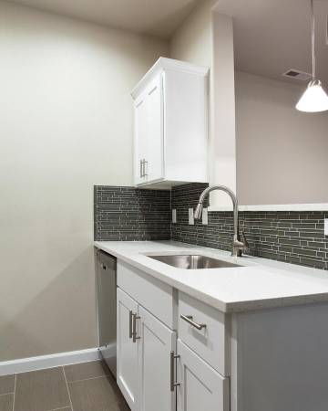 $1,916 / 2br - 1055ft2 - Sophisticated 2 BR, Gas Fireplace & State-of-the-Art Gym (Kennewick)63941563468931124