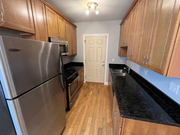 $1,650 / 2br - 🍀🦋🌺Refugio de ensueño de 2 habitaciones rehabilitado y lleno de luz🍀🦋🌺 (Chicago)63898857720962123