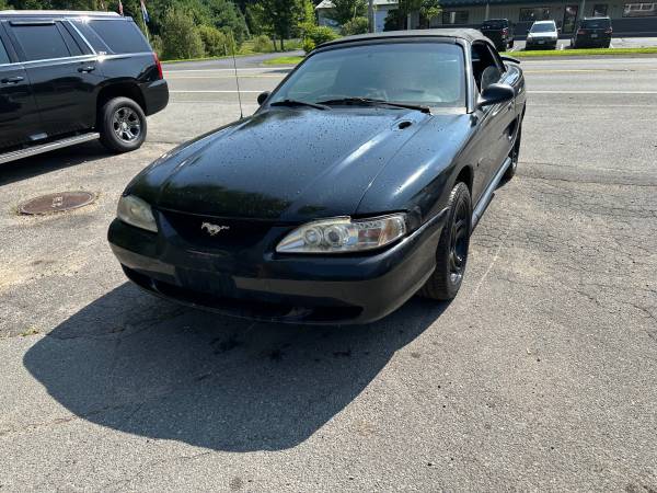 Ford mustang gt low miles - $2,500 (Middleboro)63623753896833124