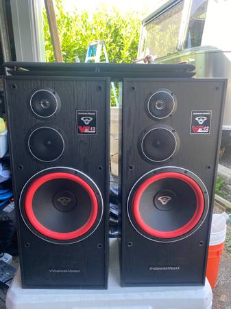 Cerwin Vega VE 12 3-Way Speakers (pair) business/commercial by