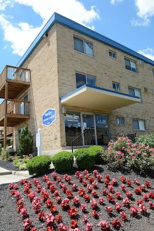 $1,420 / 2br - 1050ft2 - Spacious Modern Living. Top Floor, Balcony, Top Tier Living! (Cincinnati)63974188865282120