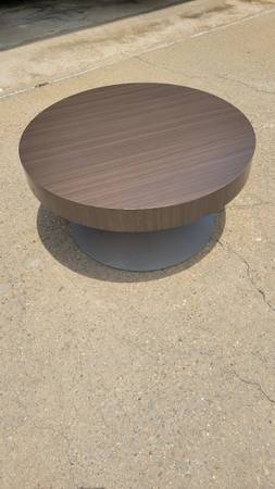 Round coffee table 1