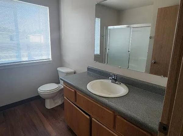 $1,500 / 2br - Sprawling Green Spaces, Supermarkets - 2 Bed 1 Bath is Non-Smoking (East Portland)63914737630082121