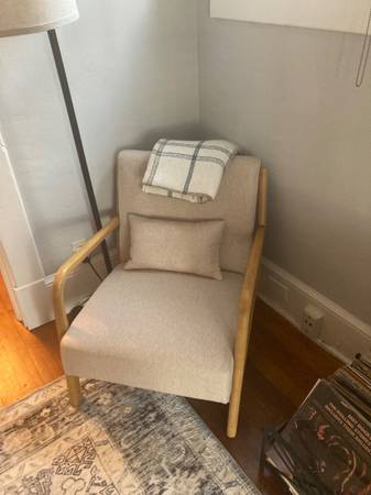 Beige Midcentury Modern Chairs with Pillows 1