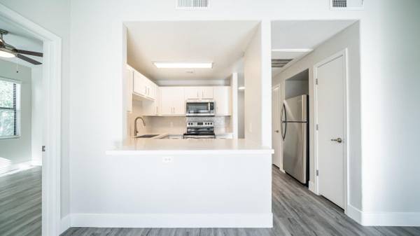 $1,299 / 2 habitaciones - 838 pies² - Todos los departamentos son esquineros, amplios armarios, comunidad cerrada64024993071746120