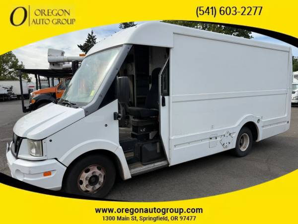 2012 Isuzu Reach Step Van Cargo Van Step Van Cargo Van Diesel 1