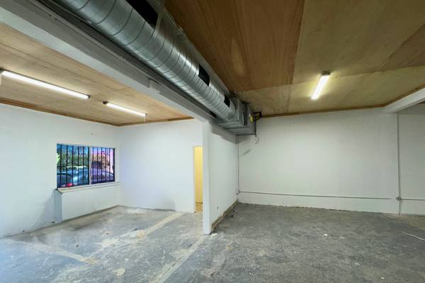 $3,900 / 2000ft2 - Prime West Adams Warehouse with Flexible Layout and 24/7 Access! (Los Angeles)63701111337089123