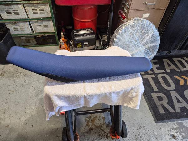 New Complete Husqvarna Stock Seat 1