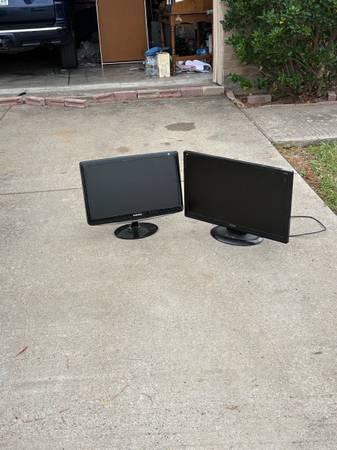 Dual Computer Monitors Both Work Great for Setup 1