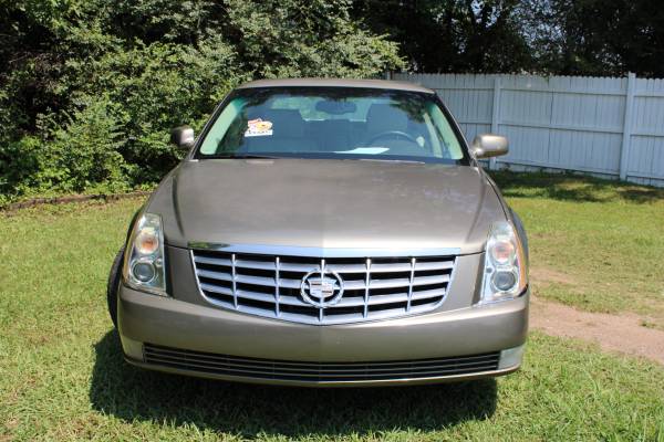 2011 Cadillac DTS....NON-SMoker, Super clean - $5,881 (Charlotte)63613482588161121