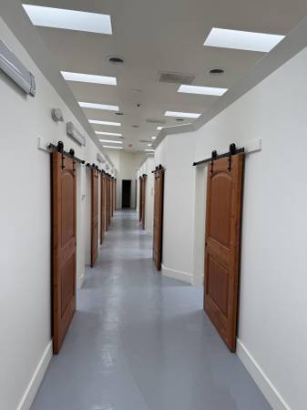 Solid Wood Knotty Alder Interior Doors w/ Hardware – Multiple Sizes – 1